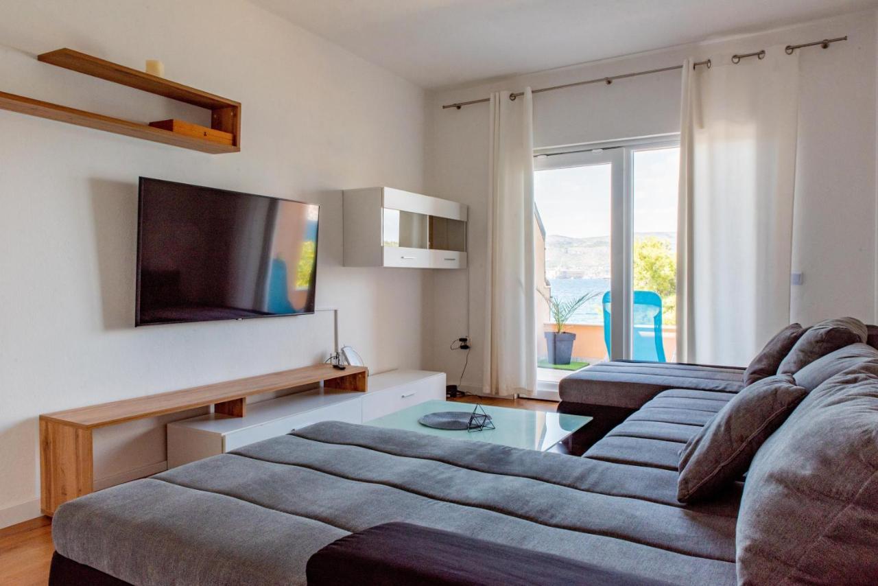Beach Holiday Home With Private Jacuzzi & Parking 特罗吉尔 外观 照片