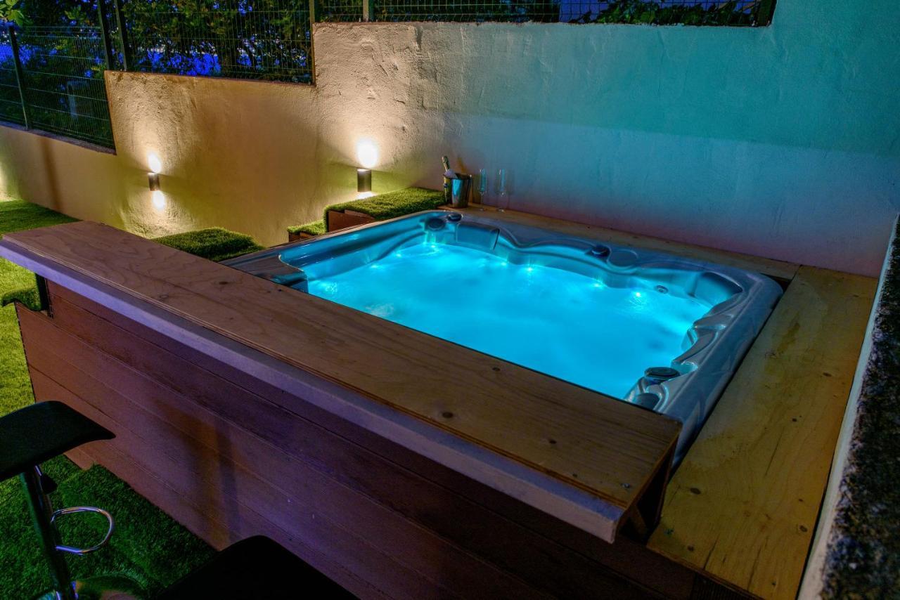 Beach Holiday Home With Private Jacuzzi & Parking 特罗吉尔 外观 照片