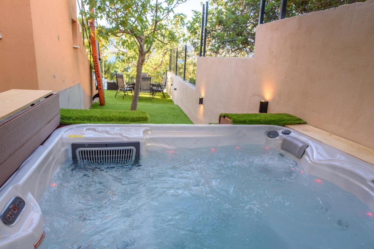 Beach Holiday Home With Private Jacuzzi & Parking 特罗吉尔 外观 照片