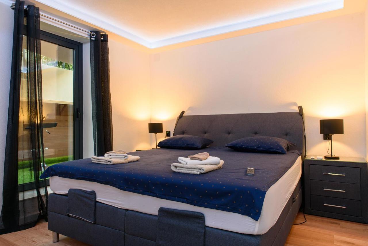 Beach Holiday Home With Private Jacuzzi & Parking 特罗吉尔 外观 照片